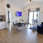 Family-friendly With Swimming Pool Cepljani, - 23565 Apartman Umag