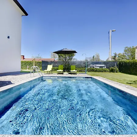Family-friendly With Swimming Pool Cepljani, - 23565 * Umag