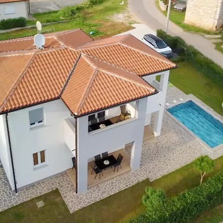 아파트 Family-friendly With Swimming Pool Cepljani, - 23565 *