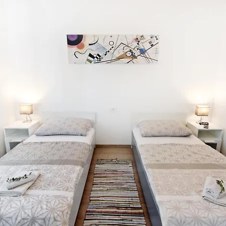 Family-friendly With Swimming Pool Cepljani, - 23565 Lejlighed