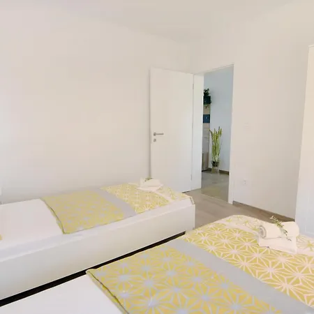 Lejlighed Family-friendly With Swimming Pool Cepljani, - 23565 *