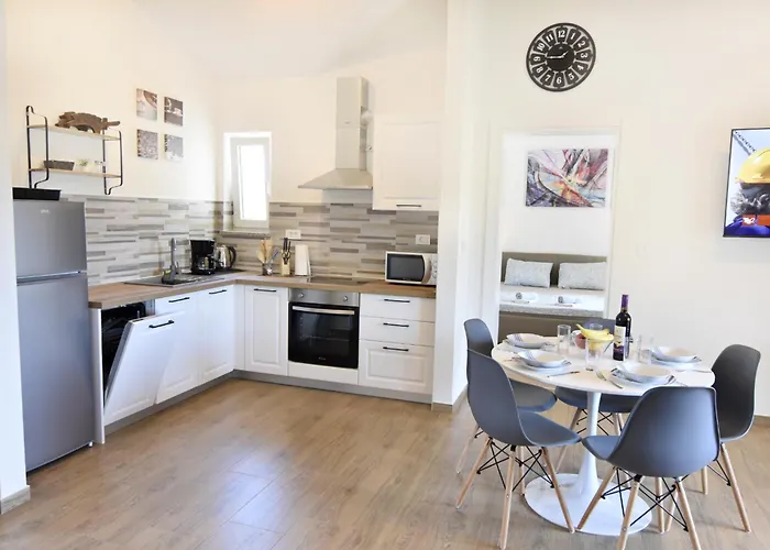 Family-friendly With Swimming Pool Cepljani, - 23565 우마그