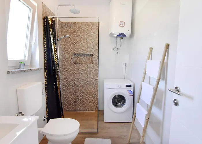 아파트 Family-friendly With Swimming Pool Cepljani, - 23565