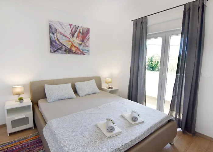 Family-friendly With Swimming Pool Cepljani, - 23565 아파트 *