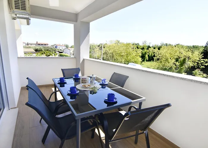 Family-friendly With Swimming Pool Cepljani, - 23565 우마그