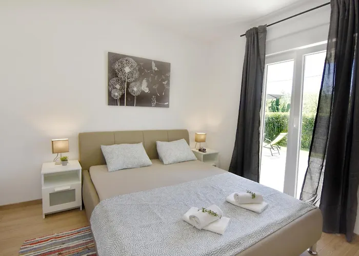 Family-friendly With Swimming Pool Cepljani, - 23565 우마그