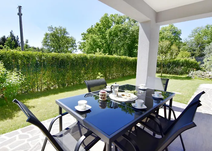 Family-friendly With Swimming Pool Cepljani, - 23565 아파트